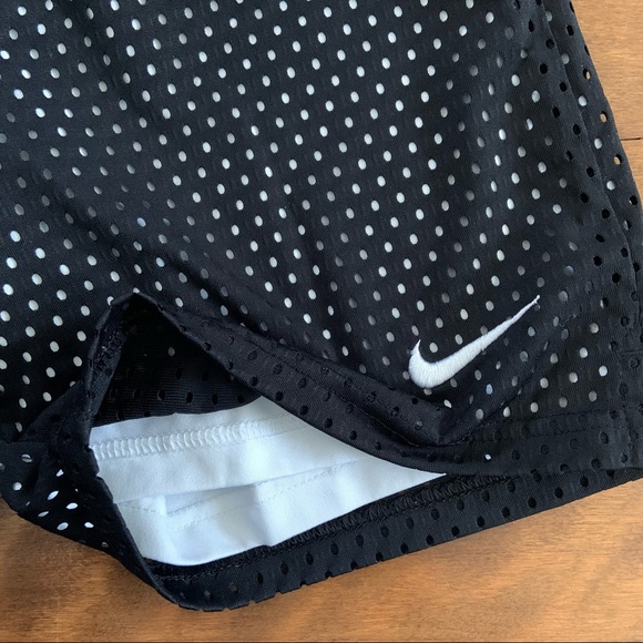 Nike Dri-Fit Shorts for Girls / Size M - Picture 4 of 4
